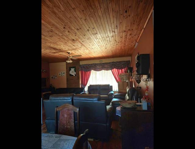 3 BEDROOM HOUSE FOR SALE IN VANDERBIJLPARK SE 6